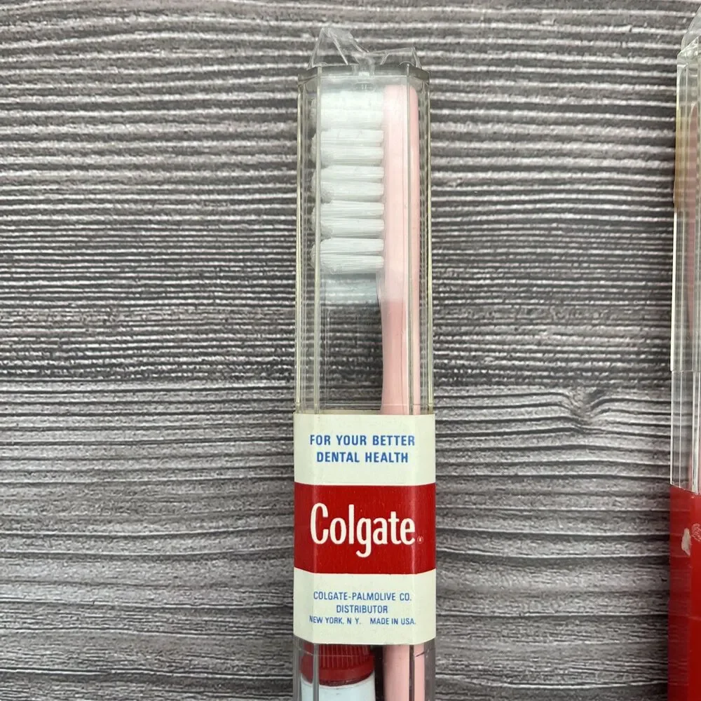 VINTAGE Colgate Medium Toothbrush Set Of 2 in Case *NEW OLD STOCK
